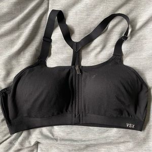 🪩VICTORIA’S SECRET SPORT Black Racerback Front Zip Closure Sports Bra